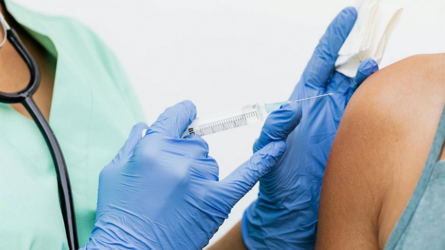 Las sociedades científicas proponen ampliar la vacunación contra la gripe hasta los 17 años