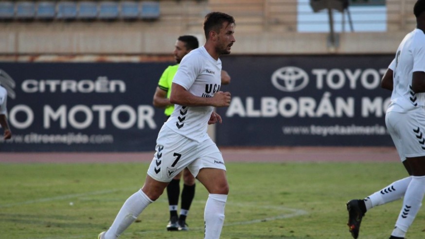 Chumbi se estrena como goleador en el triunfo del UCAM en El Ejido (1-2)