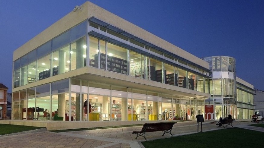 La biblioteca desde tu sofá. Viaje literario por el universo de las emociones infantiles