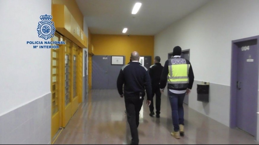 Momento de la detención de un preso en Murcia por yihadismo en una operación de la Policía Nacional 