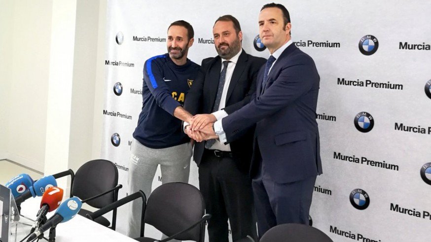 Sito Alonso dio la rueda de prensa en las instalaciones de BMW Murcia Premium