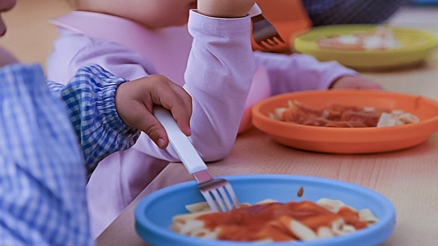 El Colegio Gloria Fuertes de El Palmar sufre nuevas carencias en el menú escolar