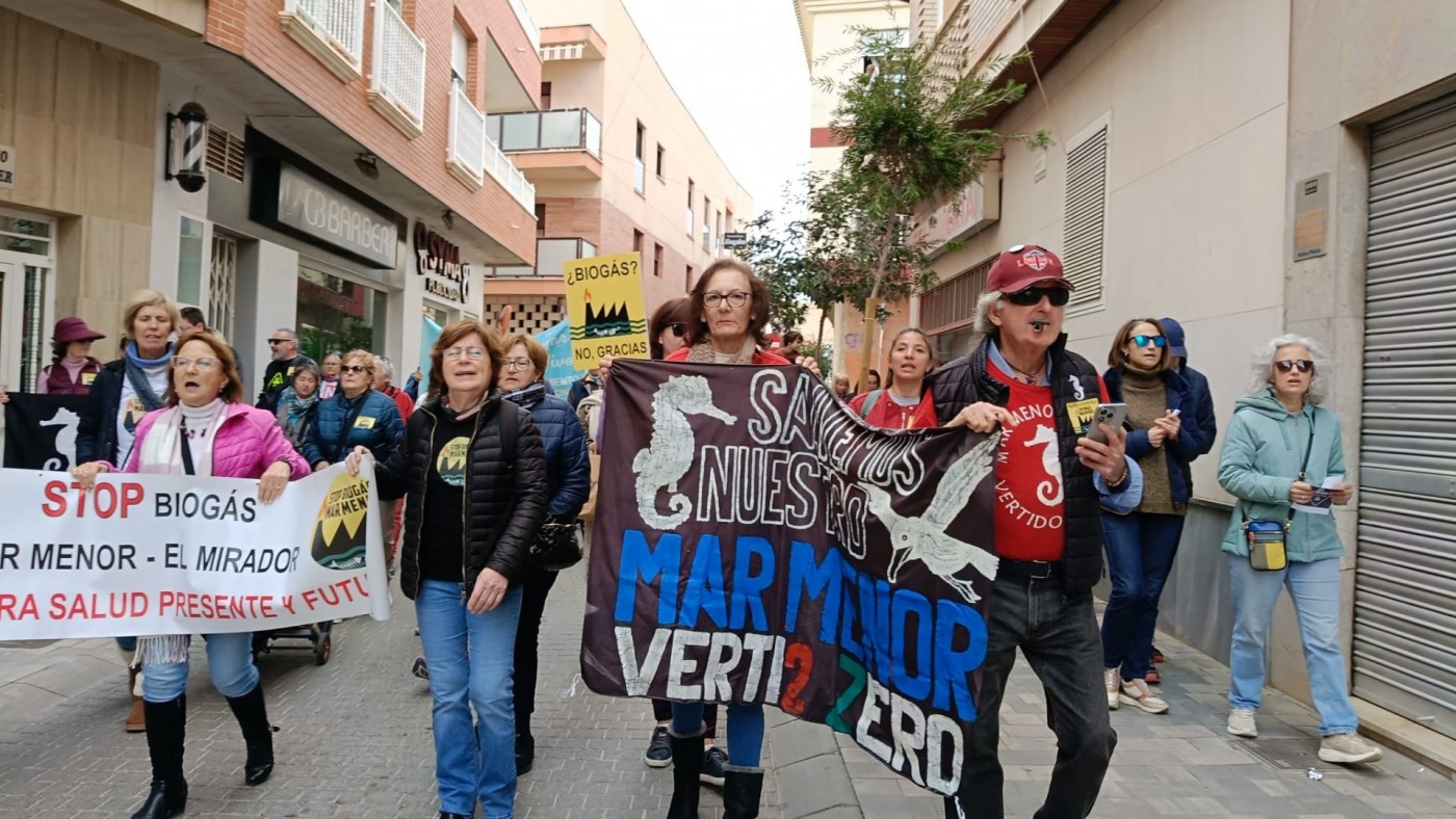 Vecinos de San Javier recorren sus calles para protestar contra el proyecto de biogás en El Mirador
