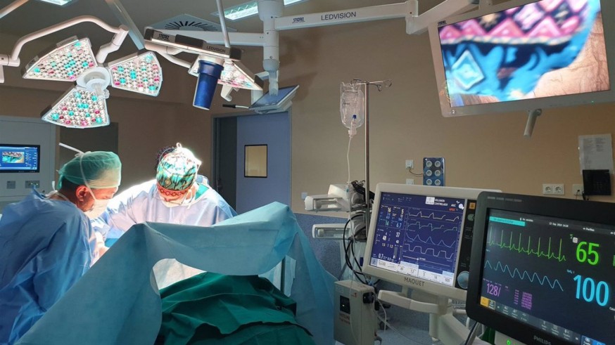 La lista de espera quirúrgica se reduce en la Región cinco días a pesar de la pandemia
