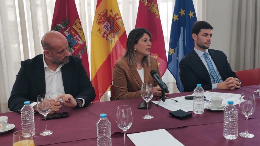 Cartagena registra la salida de 900 personas del paro y avanza en su Plan General de Ordenación Urbana