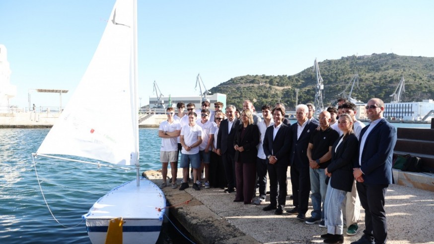 Estudiantes de la UPCT diseñan 'Jaloque', el velero autónomo que cruzará el Mediterráneo sin tripulación