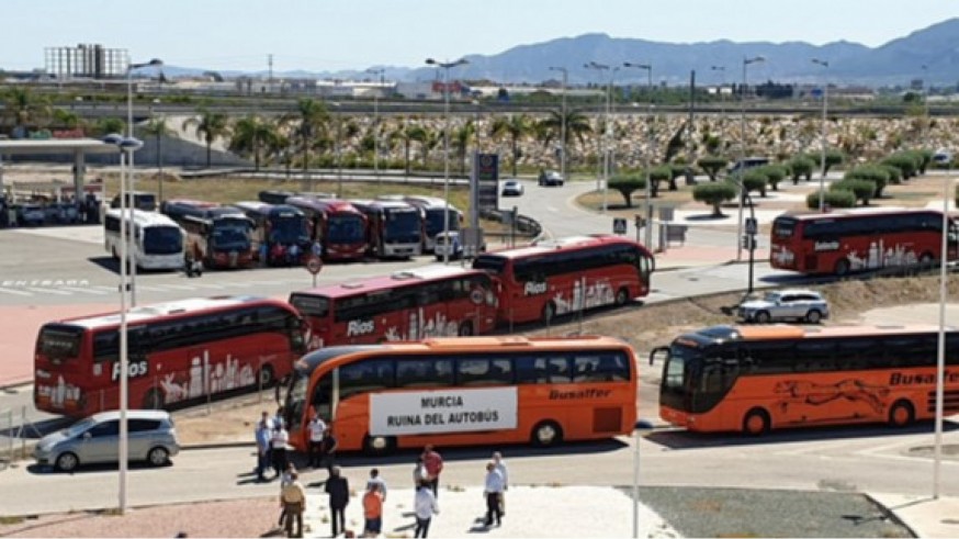 Protesta de las empresas de transporte escolar en Murcia. ORM