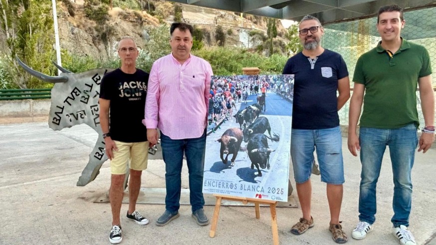 Presentan los encierros de Blanca