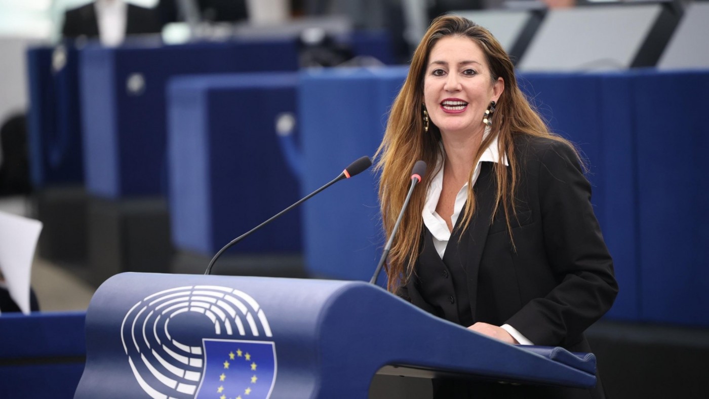 La eurodiputada Maravillas Abadía denuncia en la Eurocámara el retraso de España en el IVA franquiciado para autónomos