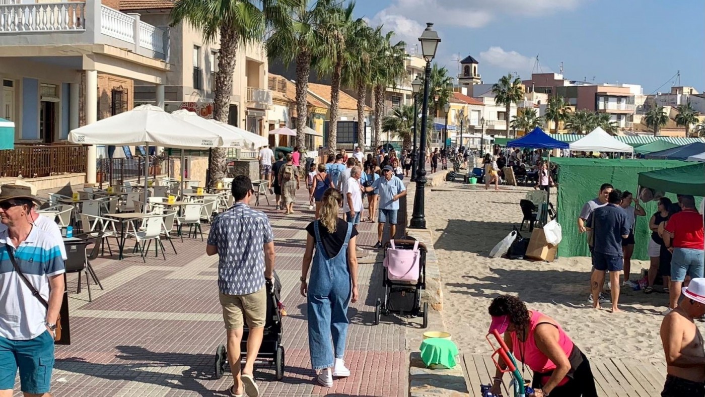 Lleno casi total en las playas del Mar Menor