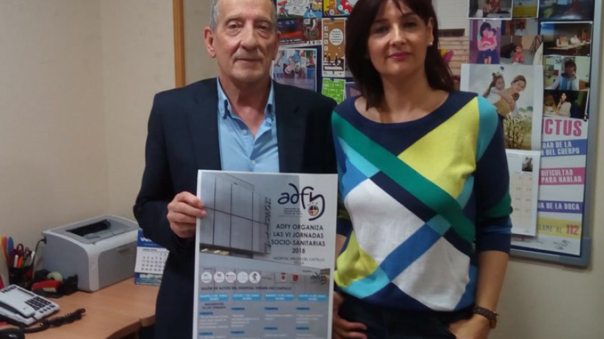 Presidente y trabajadora social de ADFY