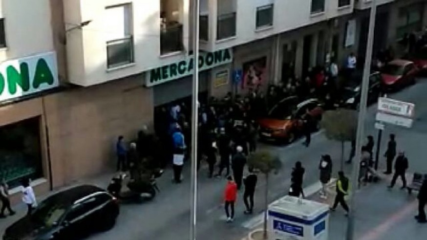 Mercadona controlará el aforo de los supermercados y obligará a mantener una distancia de un metro