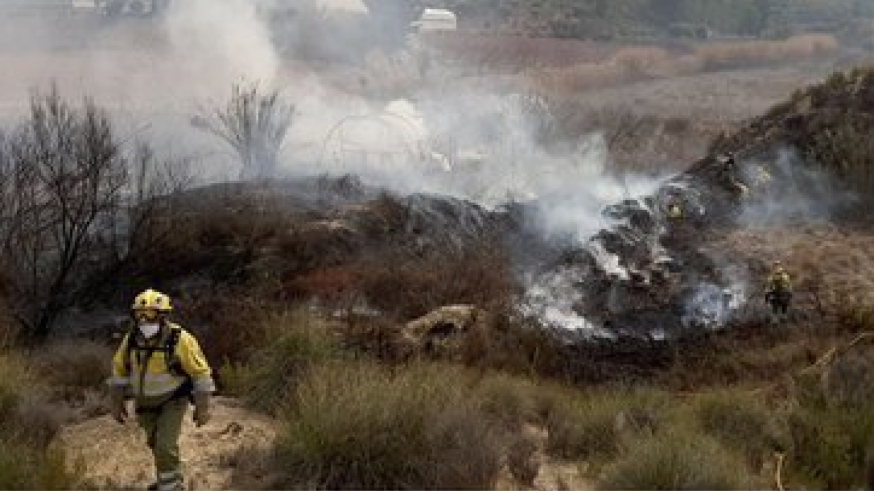 Extinguido un incendio forestal en Cehegín con intervención del helicóptero de Emergencias