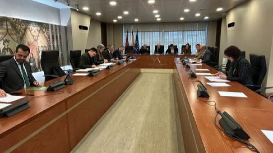La Asamblea Regional pide revisar el despido automático de soldados y marineros a los 45 años