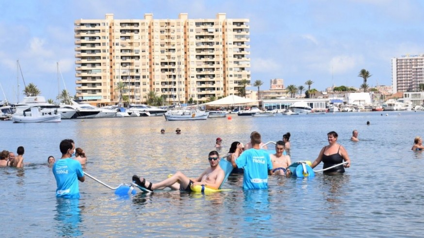 Tres playas de Cartagena inician servicios de baño asistido