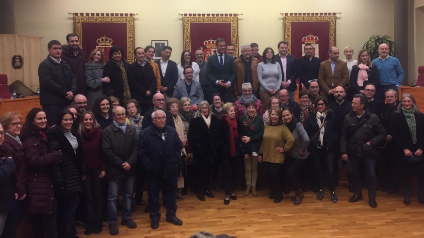 Entrega de la Medalla de Oro de la ciudad de Yecla a los coros y danzas. Foto Ayuntamiento de Yecla