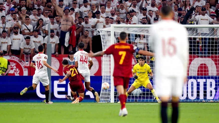 El Sevilla levanta la 'Séptima' por penaltis en Budapest