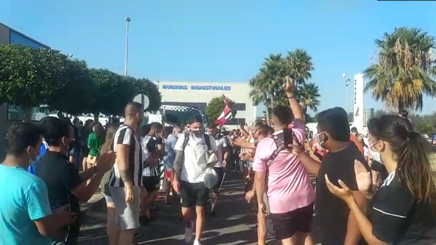 VÍDEO | Recibimiento al Cartagena a su llegada a la ciudad