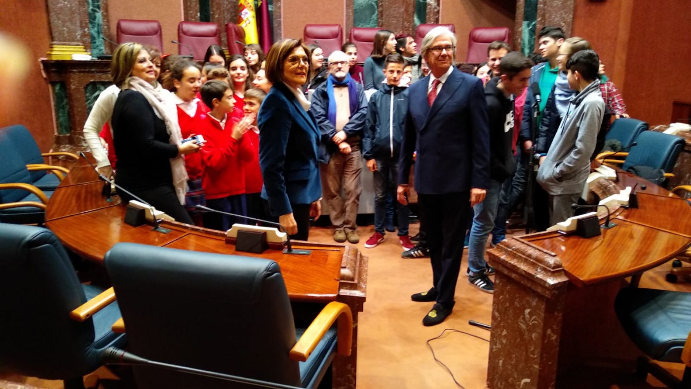 Alumnos del programa "Educando en Justicia" han visitado hoy la Asamblea