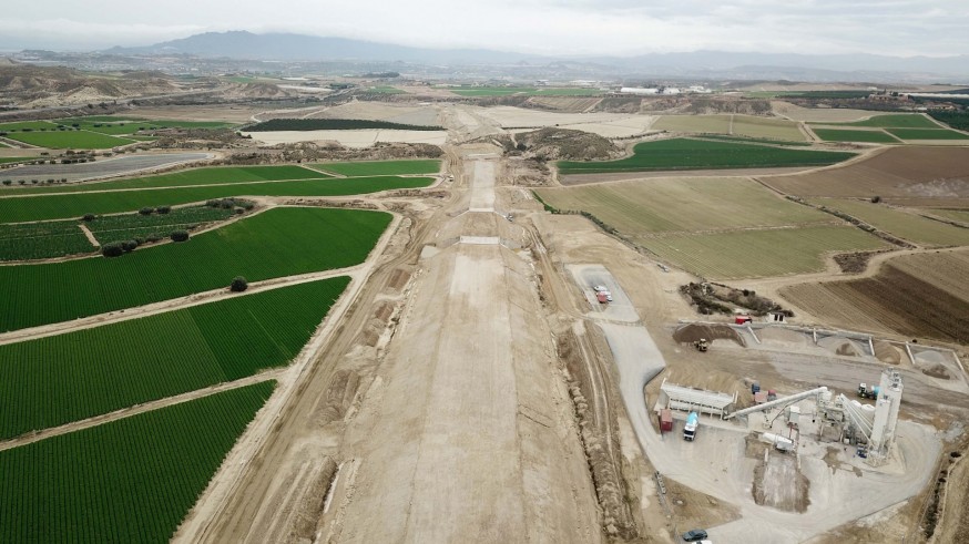 Adif lanza el proyecto que completa el montaje de vías en la Línea de Alta Velocidad Murcia-Almería