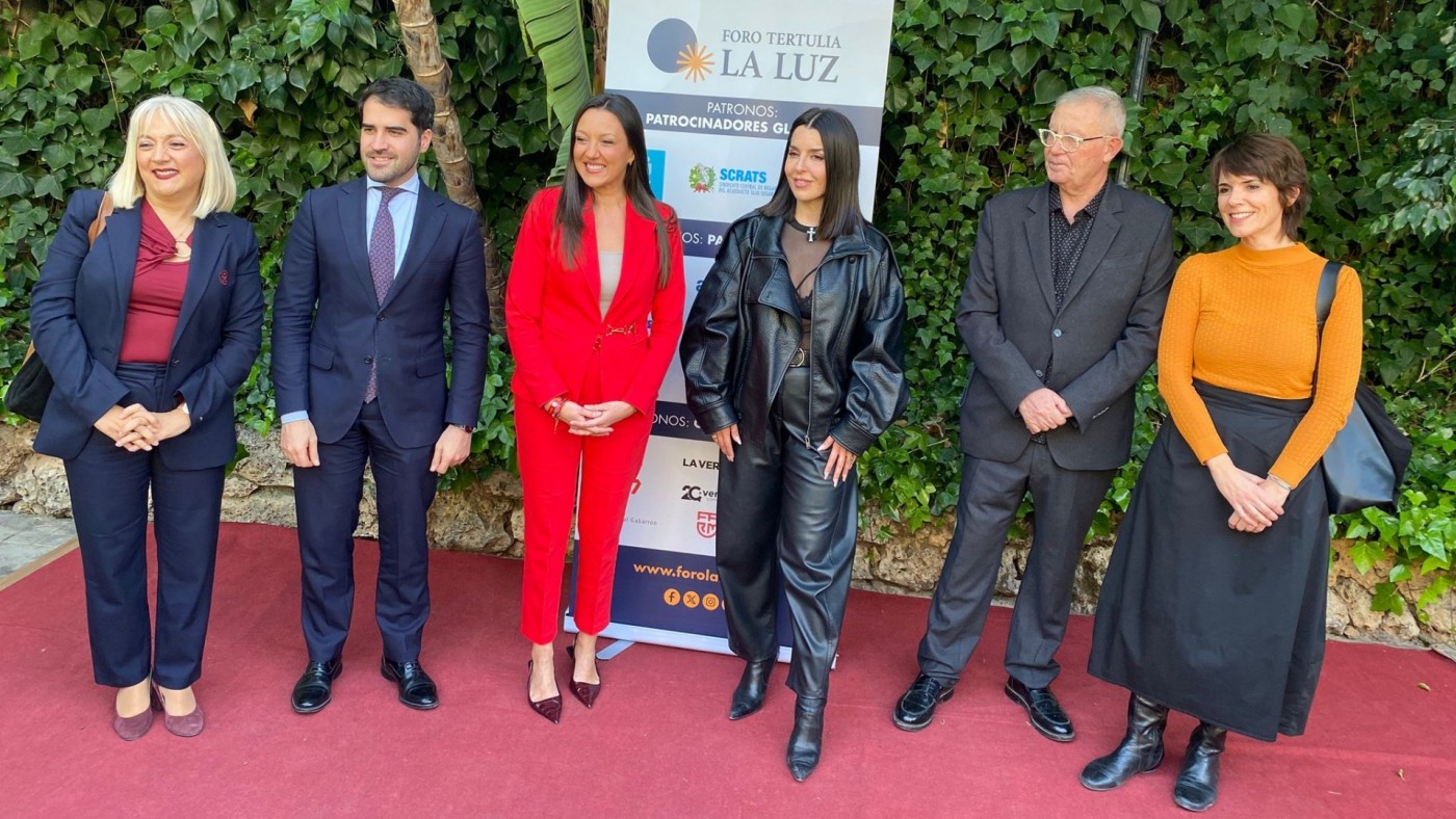 Ruth Lorenzo repasa su trayectoria en el Foro La Luz con recuerdo a José Rafael Fuertes 