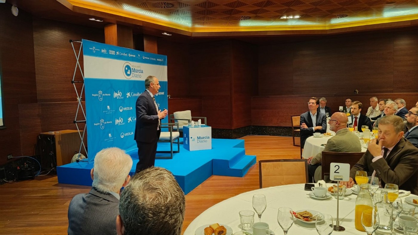 Empresas murcianas ante el dilema de crecer, vender o abrirse a nuevos socios