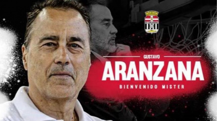 Cartel anunciador del fichaje de Gustavo Aranzana. FOTO CB Cartagena.