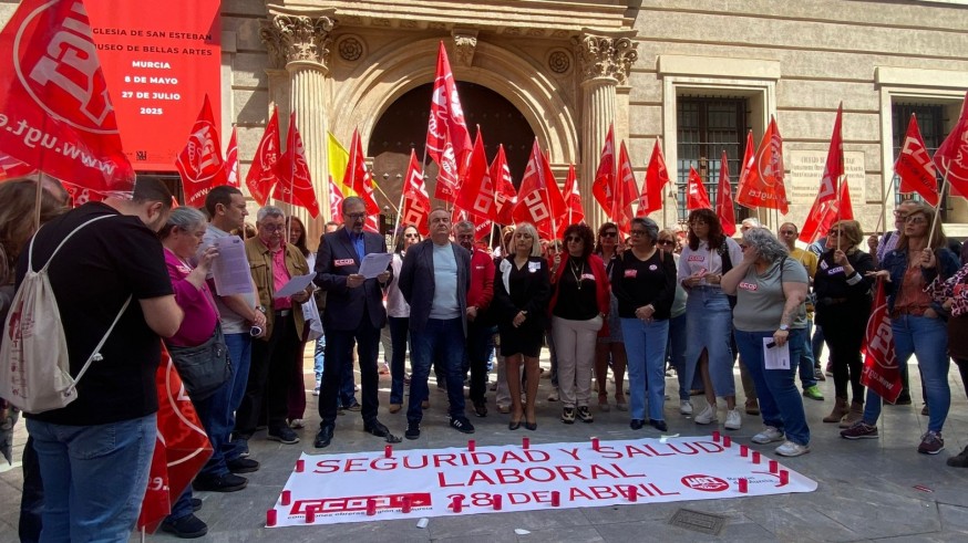 Homenaje a las 21 víctimas mortales por accidente laboral en la Región de Murcia