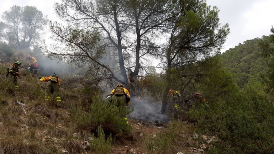 Extinguido un fuego forestal en la Sierra del Gavilán en Caravaca