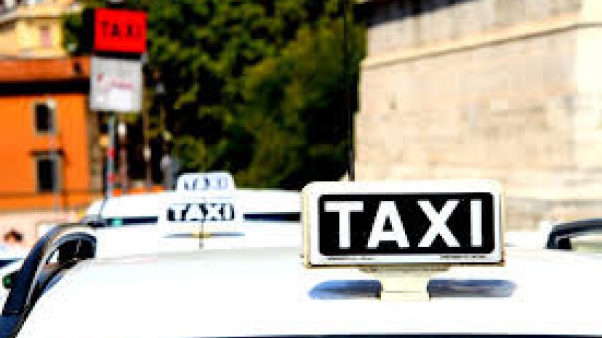 EL ROMPEOLAS. Consumo familiar. El alquiler de coches con conductor en la Región de Murcia