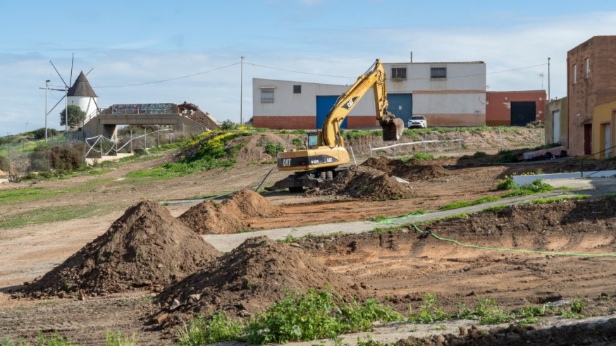 Los vecinos piden suspender las obras de desamiantado en Los Mateos