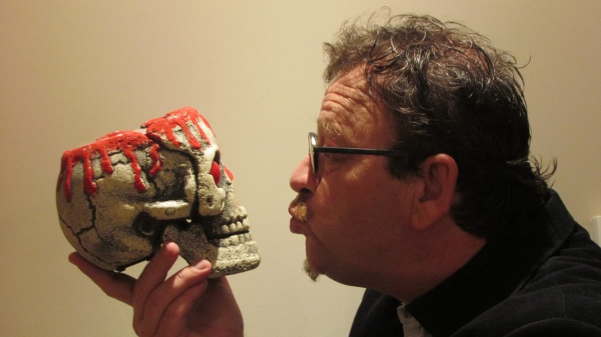 Con buen humor. El más listo del cementerio