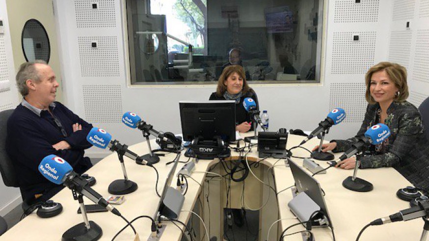 Juancho Sánchez Ocaña y Pilar Berral, en la tertulia de Onda Regional