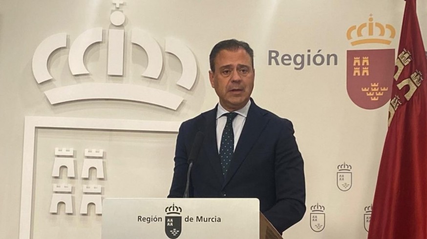 Ortuño dice que se harán "todos los esfuerzos posibles" para cumplir con la subida salarial de los empleados públicos