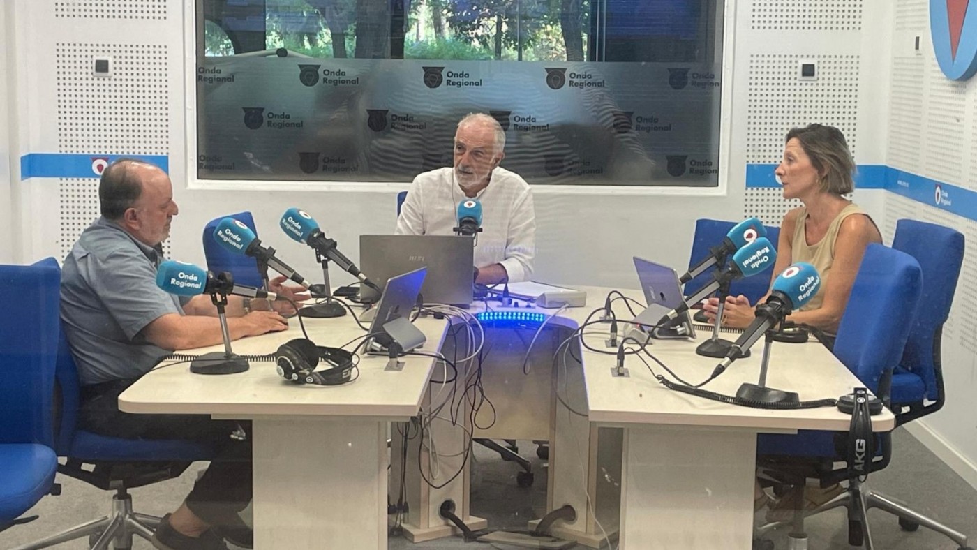 José Carlos Vicente y Belén Unzurrunzaga analizan las noticias del día en Onda Regional de Murcia 