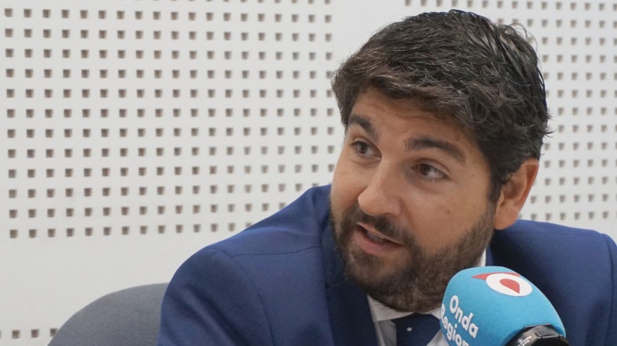 López Miras: 'A partir de hoy los colores políticos quedarán en la puerta de San Esteban'