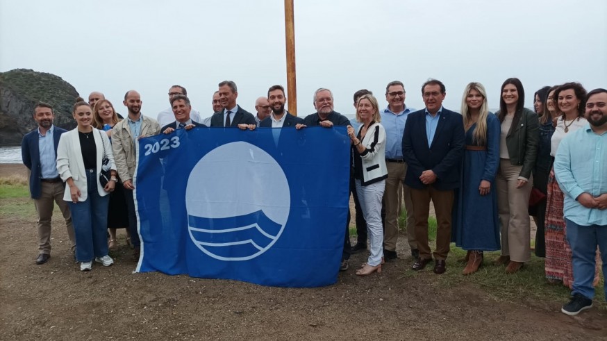 Turismo entrega las 34 banderas azules a las playas y puertos distinguidos de la Región de Murcia