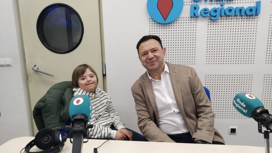 Assido nos invita a colocarnos nuestros calcetines dispares con el lema "Atrévete a vivirnos"