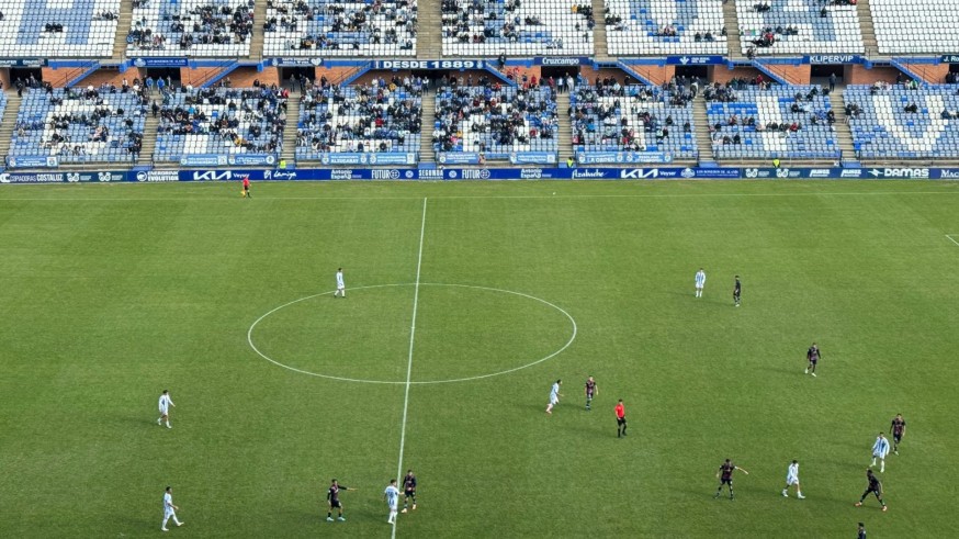 El Águilas seguirá líder tras empatar ante el Recreativo de Huelva (0-0)