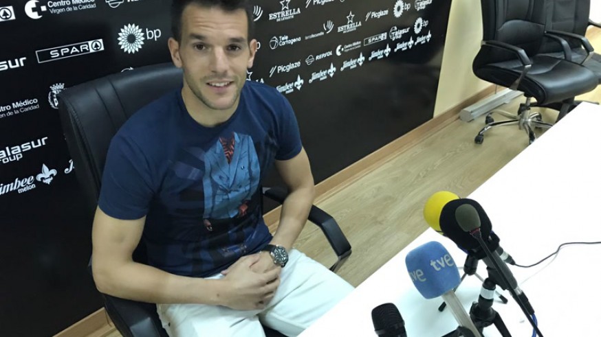 Pau Torres: "Cuado fiché sabía que el FC Cartagena es un equipo top"