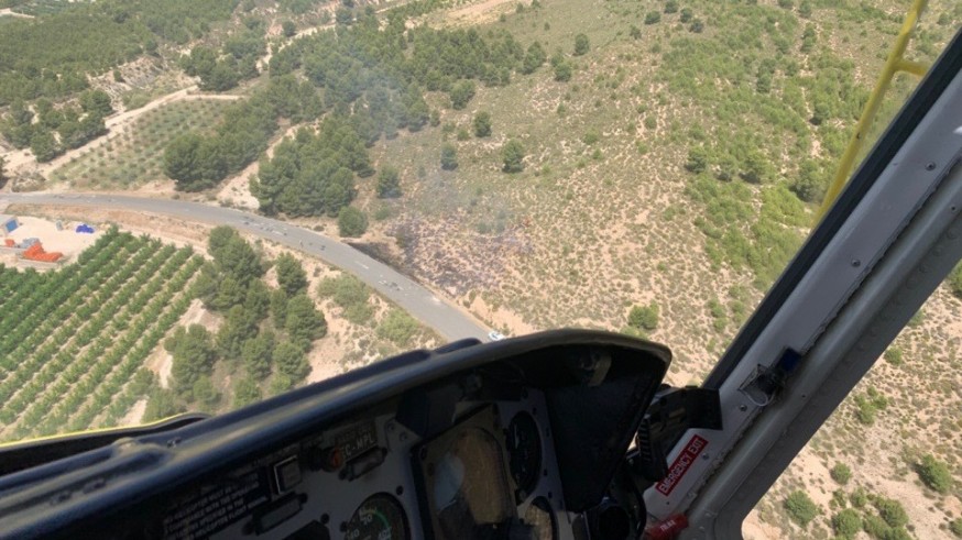 Extinguen un incendio forestal en Calasparra
