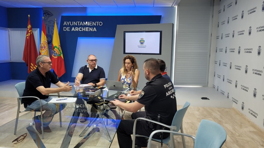 La alcaldesa de Archena refuerza con 4 agentes la plantilla de Policía local