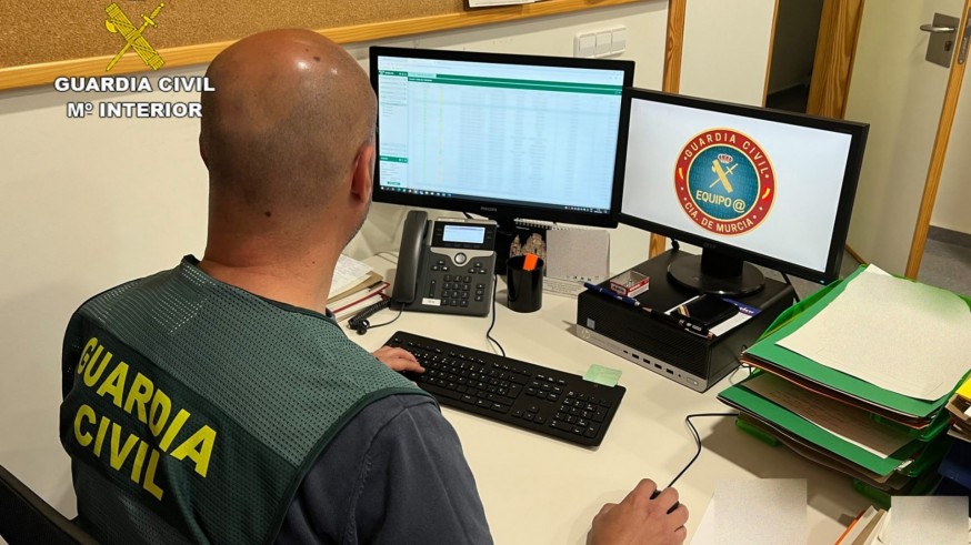 ¿Qué tipo de ciberdelito es el credential sttufing?