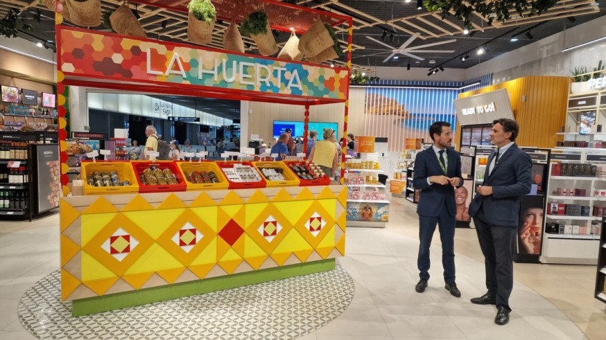 El Aeropuerto Internacional de la Región de Murcia amplía y renueva su zona comercial