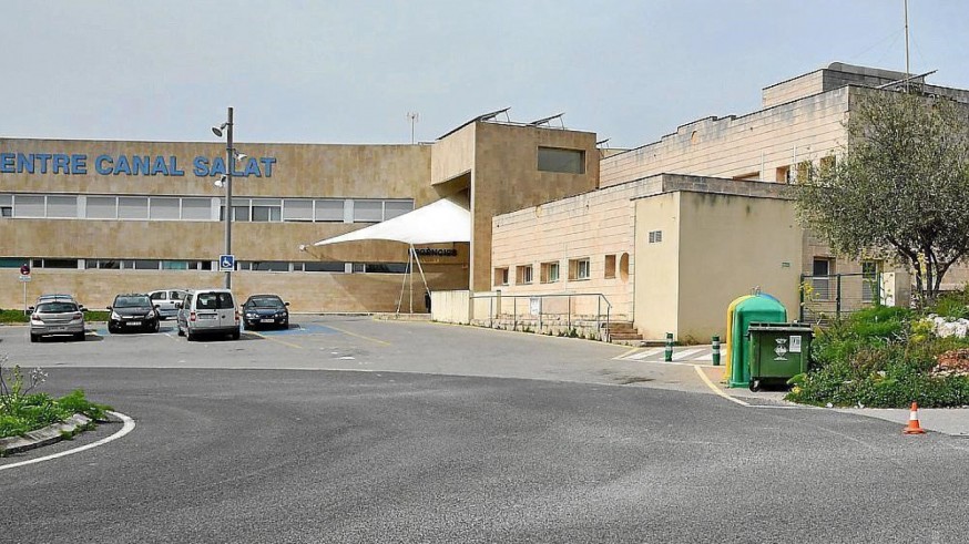 Centro sanitario donde fue atendido el padre de la familia murciana en Menorca