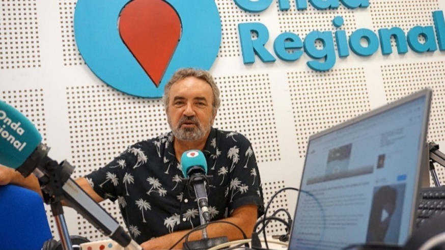 Manuel Moyano nos presenta su última novela: 'El mundo acabará en viernes'