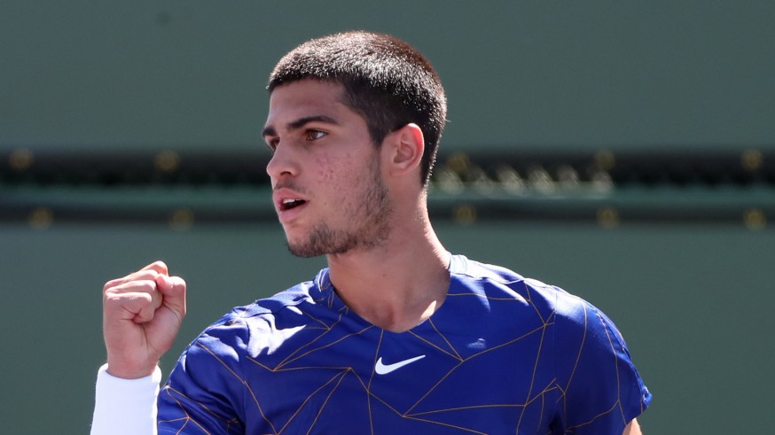 Carlos Alcaraz pisa fuerte en Indian Wells