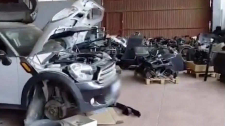 Desmantelado en El Raal un taller que manipulaba cuentakilómetros para inflar el precio de vehículos