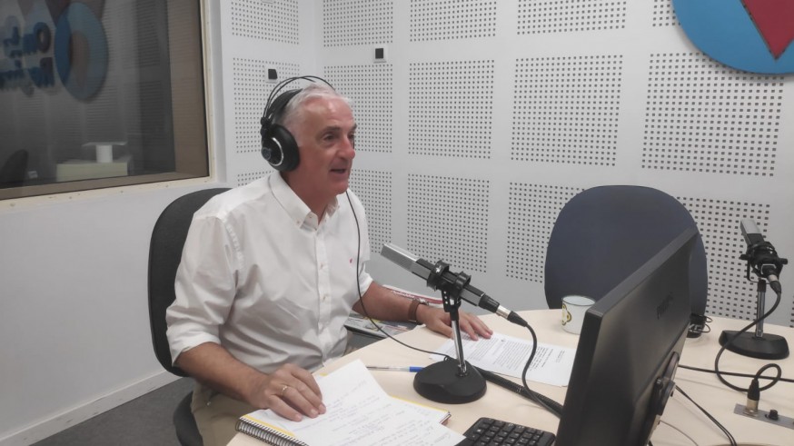 Joaquín Azparren dirige el informativo de la mañana