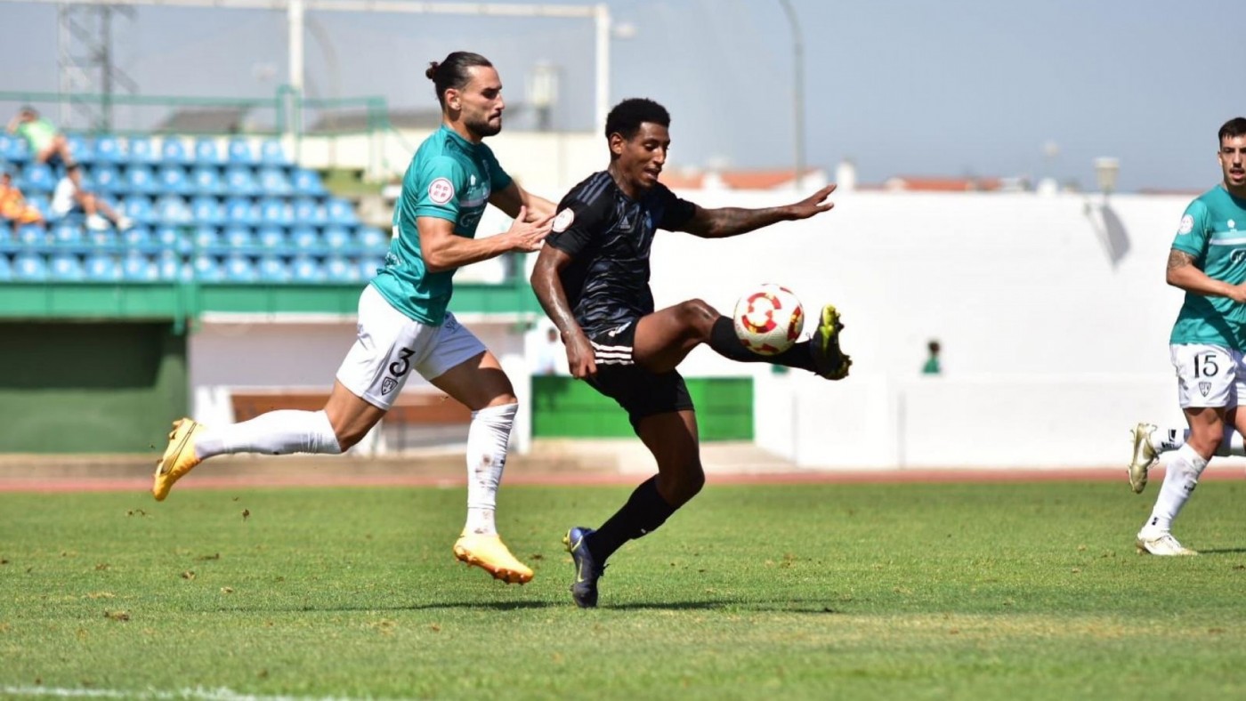 La Unión se luce frente al Villanovense en su debut (0-3)